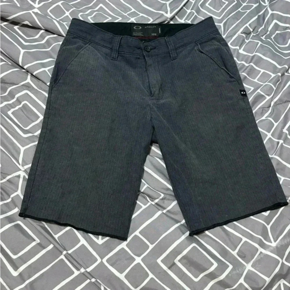 Oakley Shorts Mens size 30
